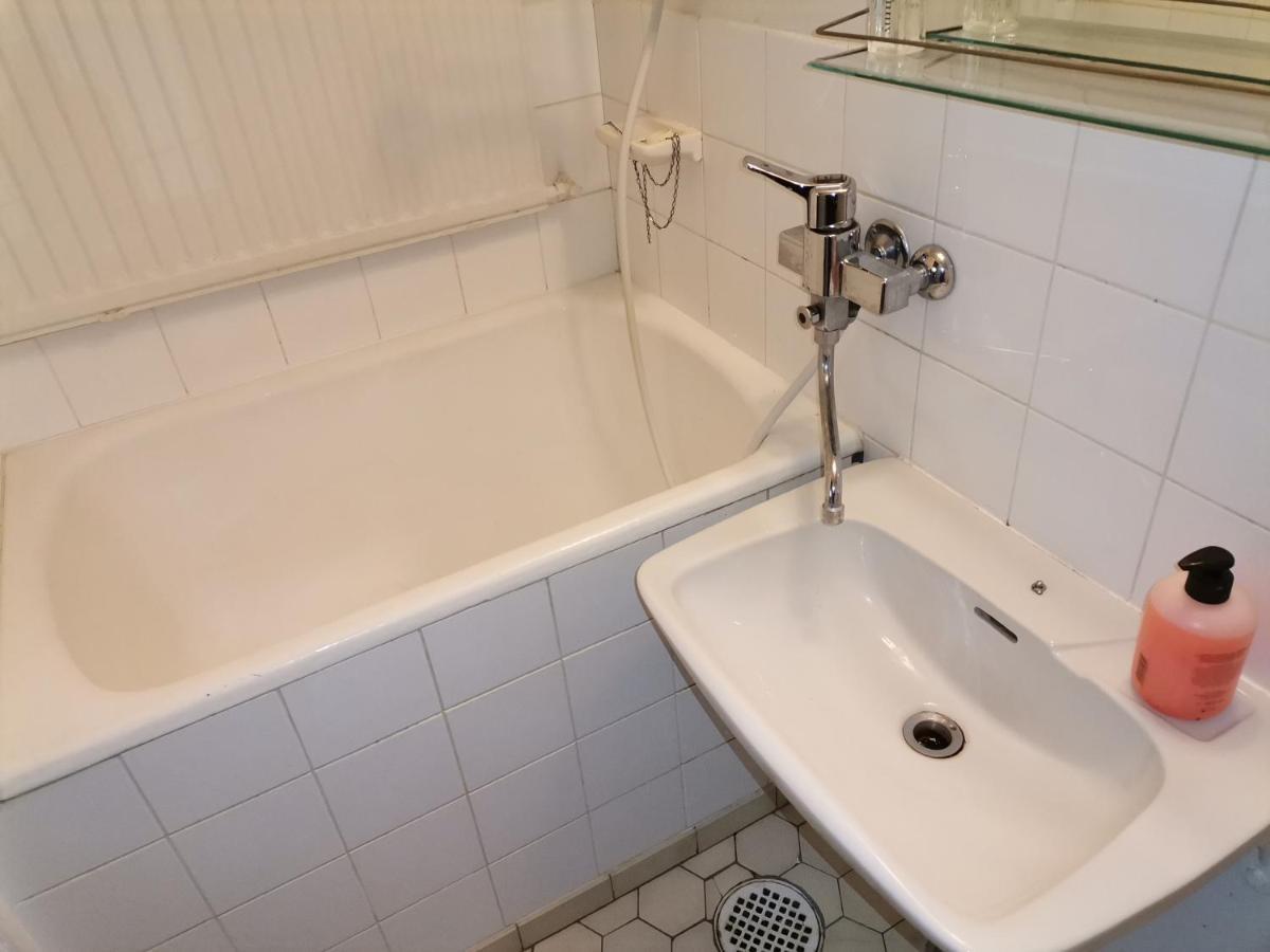 Economy Escape Apartment คูโวลา ภายนอก รูปภาพ